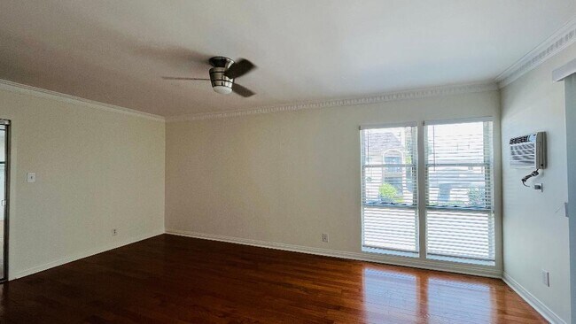 Foto del edificio - 859 S Sherbourne Dr