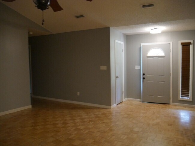 Foto del edificio - 3634 Becky St