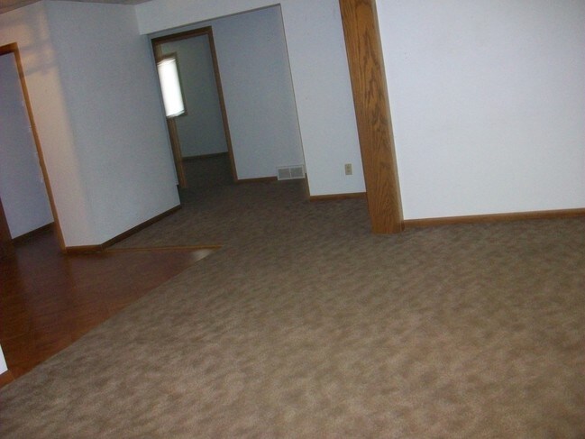 Interior Photo - 401 Main St N