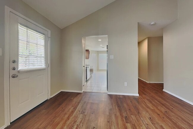 Foto del edificio - 10321 Pleasant Mound Dr