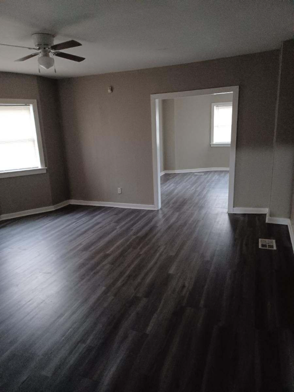 Foto del edificio - 3305 E 19th St