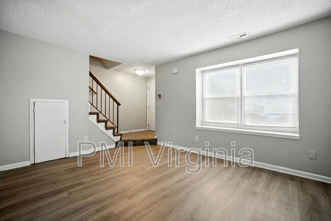 Building Photo - 1077 Commonwealth Pl