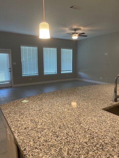 Foto del edificio - 5831 Turquoise Hl Ln