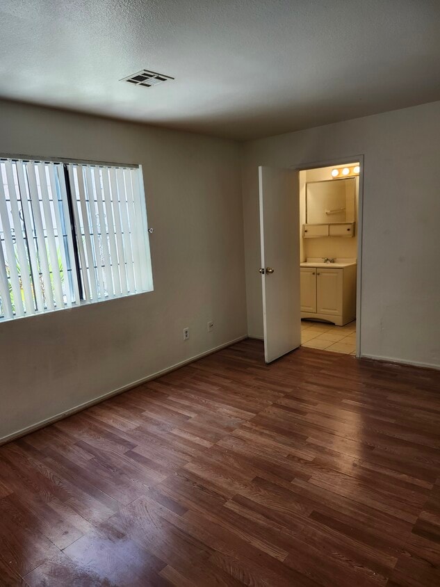Foto del edificio - 5339 Retablo Ave