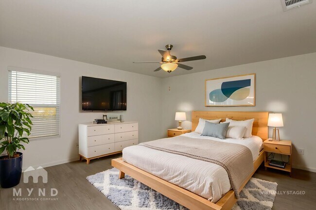 Building Photo - 2717 Ctr Crk Ln