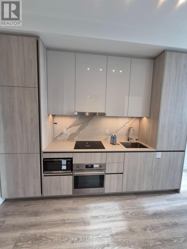 Building Photo - 8 Interchange Wy