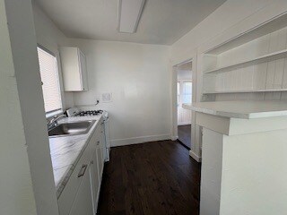 Kitchen - 2010 Alhambra Ave Apartments