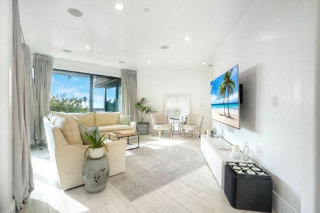 Foto del edificio - Live in the heart of Del Mar- where every ...