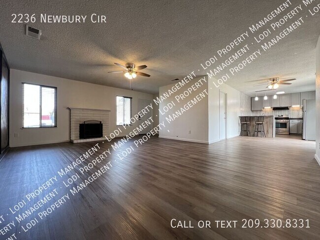Foto del edificio - 2236 Newbury Cir