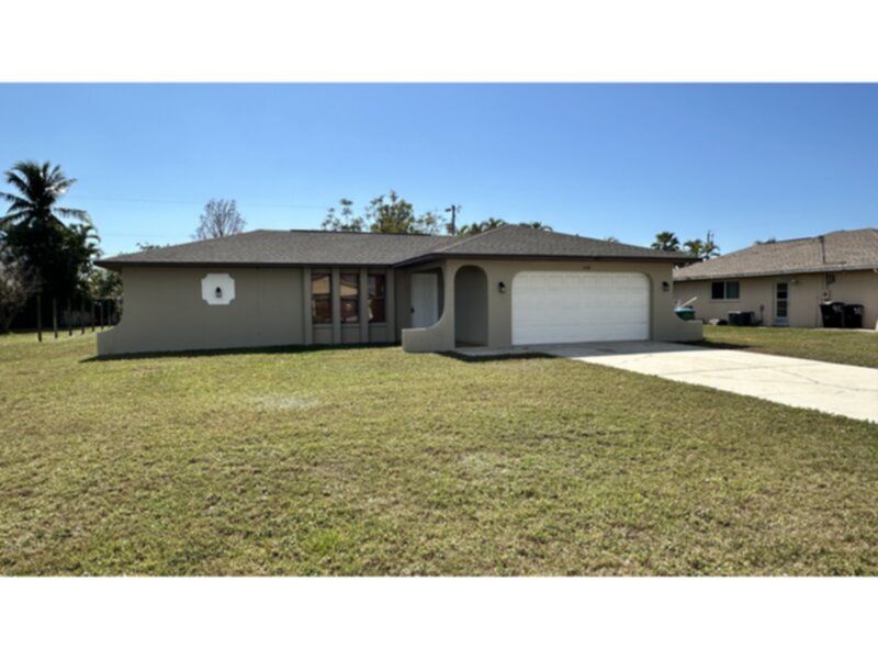 Foto principal - Available Now! 3 Bedroom/2 Bath SW Cape Coral