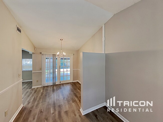 Building Photo - 8405 Caledesi Island Dr