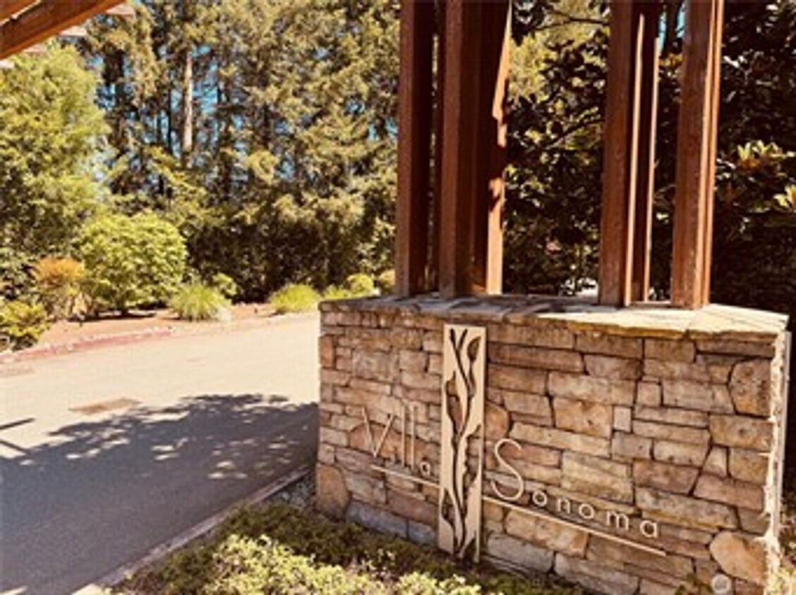 Primary Photo - 2bd/1ba Kirkland Condo