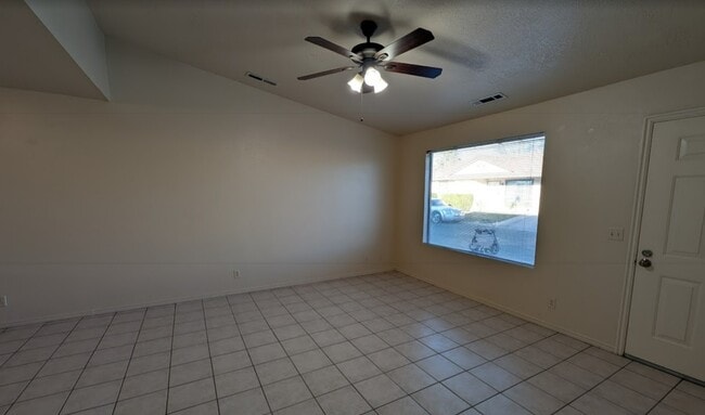 Building Photo - 1075 N 1400 W