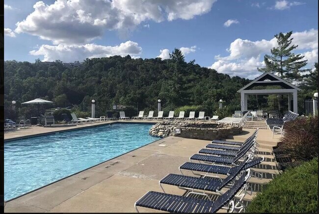 Foto del edificio - 120 Creekwood Dr