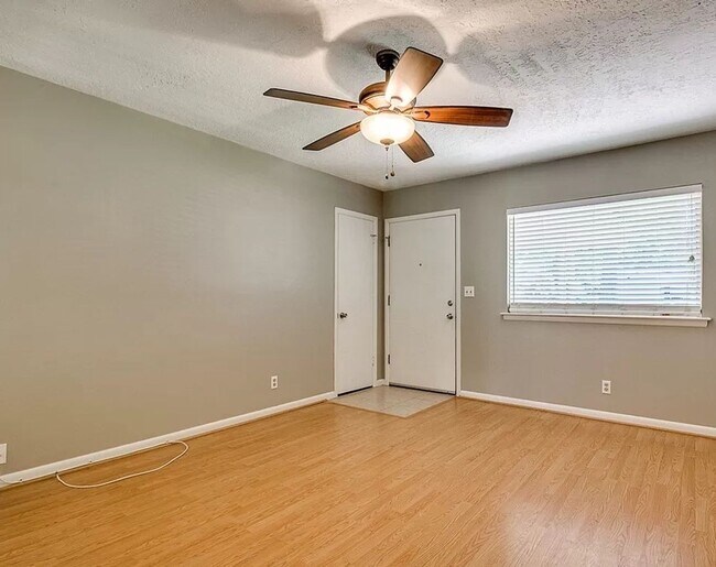 Foto del edificio - Charming 3 Bed, 1.5 Bath Home in Central Norman