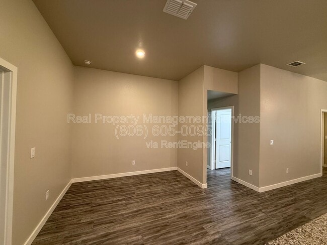 Building Photo - 13719 Avenue R