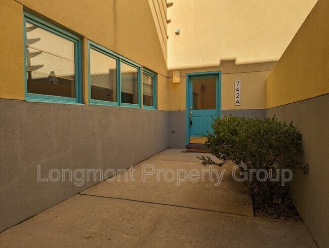 Foto del edificio - 742 Tenacity Dr