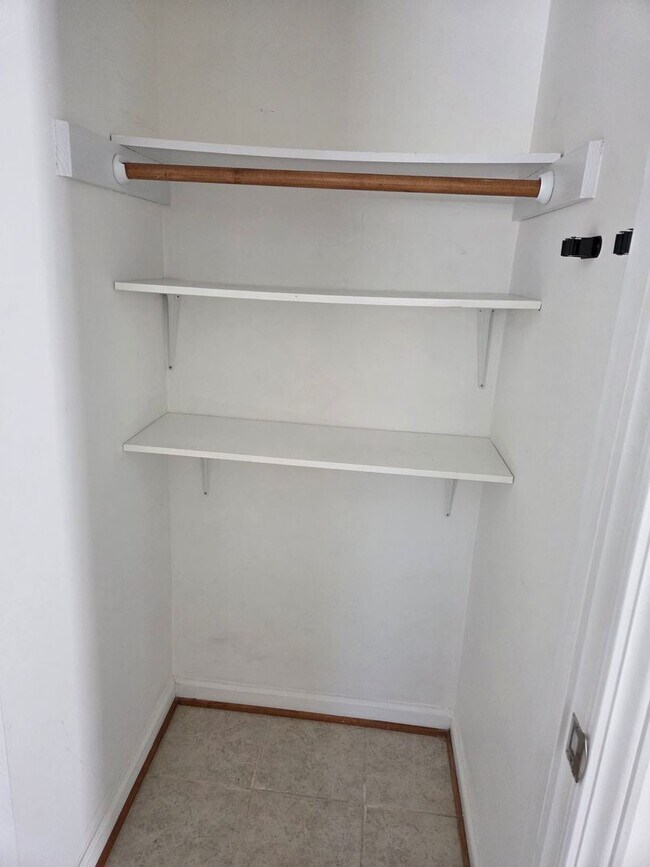 Foto del edificio - Bedford - 2br, 1ba Duplex