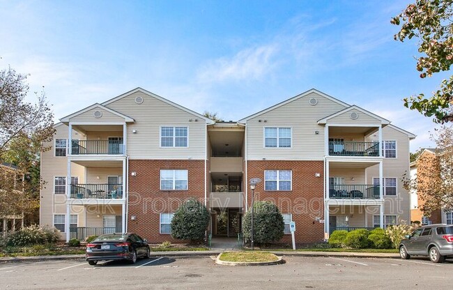 Building Photo - 701 Masters Row