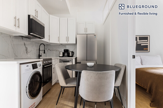Foto del edificio - 161 W 54th St