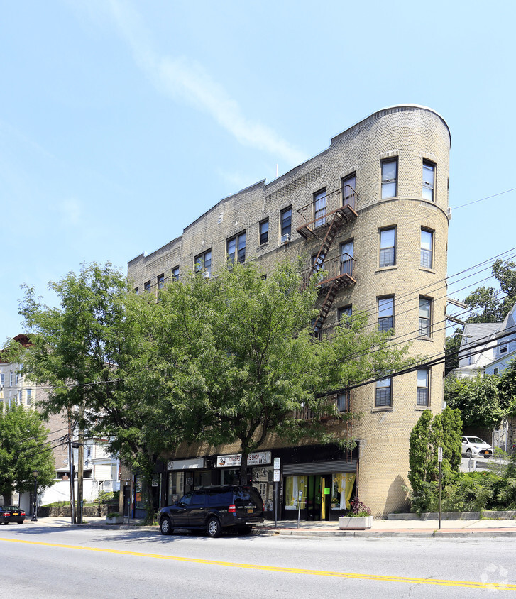 Foto principal - 146-152 Mclean Ave