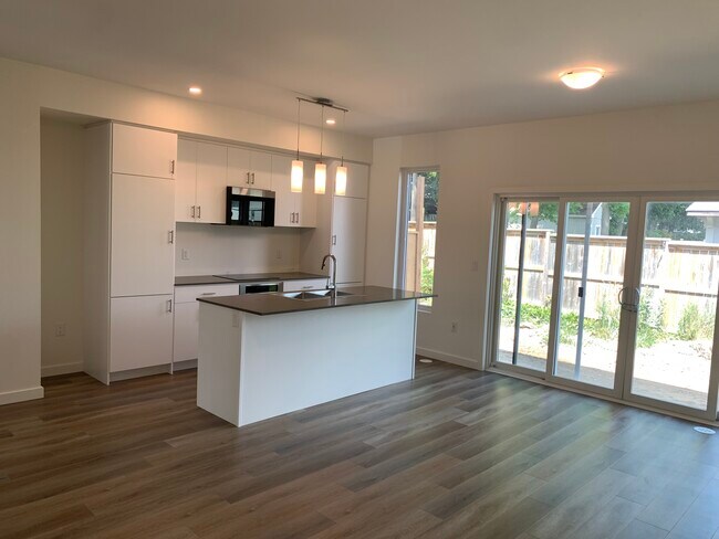 Building Photo - 144 Athabaska Rd