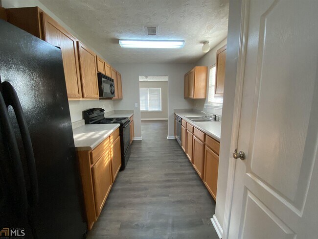 Building Photo - 10 Cody Cir