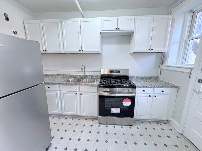 Foto del edificio - 1611 Hampton Blvd