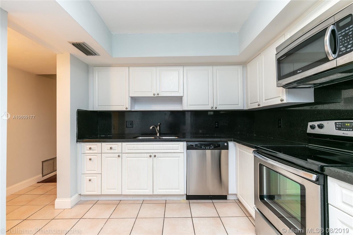 6815 Edgewater Dr, Coral Gables, FL 33133 Condo for Rent in Coral