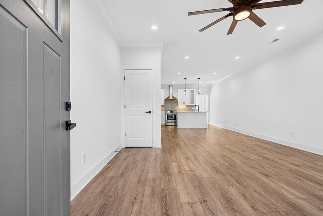 Building Photo - 413 Lellyett St