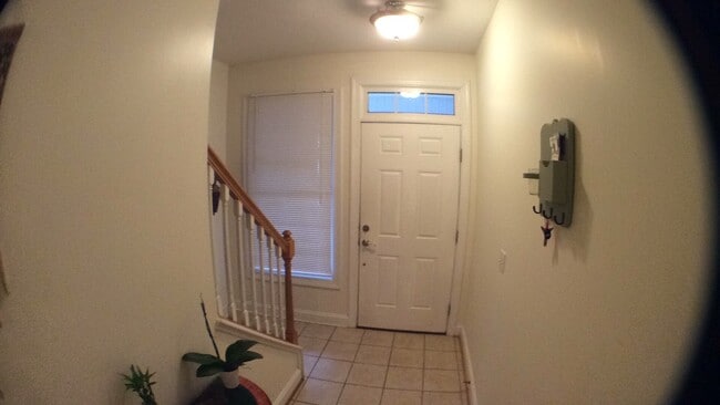 Building Photo - Blacksburg, 3 BR / 2.5 BA, Available in June