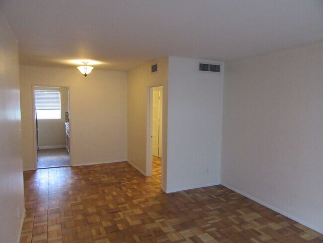 Foto del edificio - 807 Cherry St