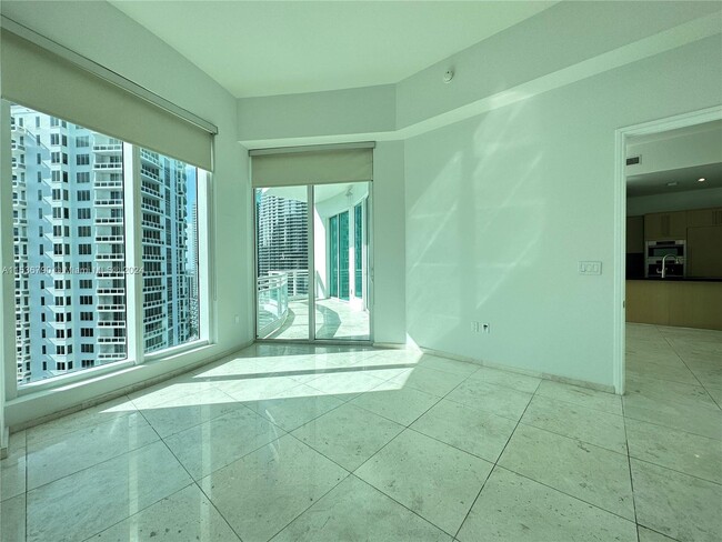 Foto del edificio - 900 Brickell Key Blvd