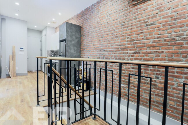 Foto del edificio - 461 Saratoga Ave