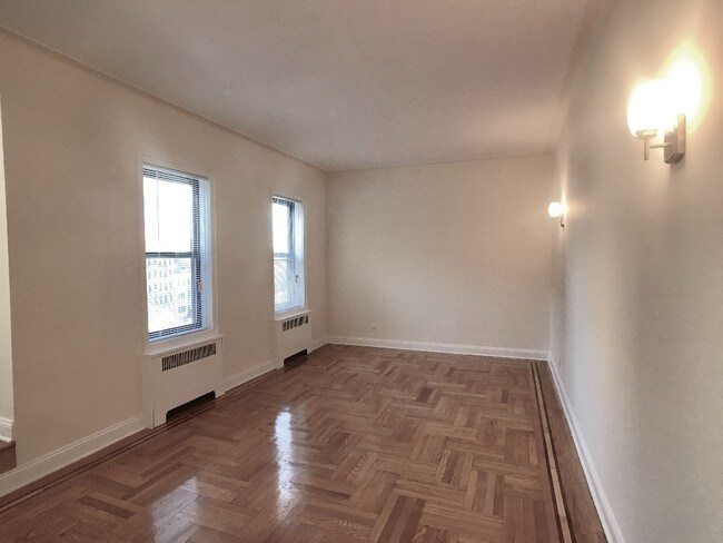 Building Photo - 615 W 172nd St