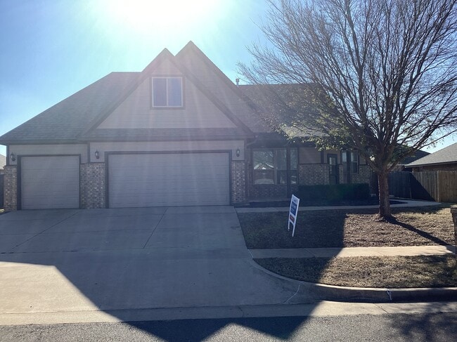 Building Photo - 11312 NW 104th St