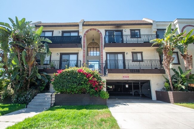 Building Photo - 12338 Oxnard St