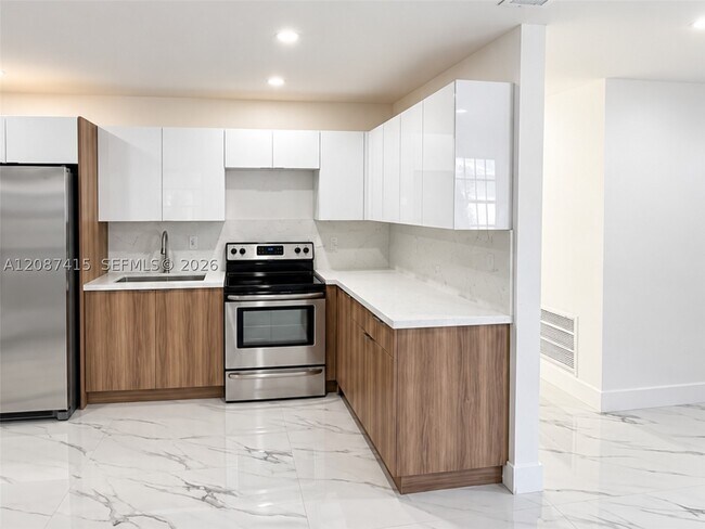 Foto del edificio - 1865-1867 NW 55th St