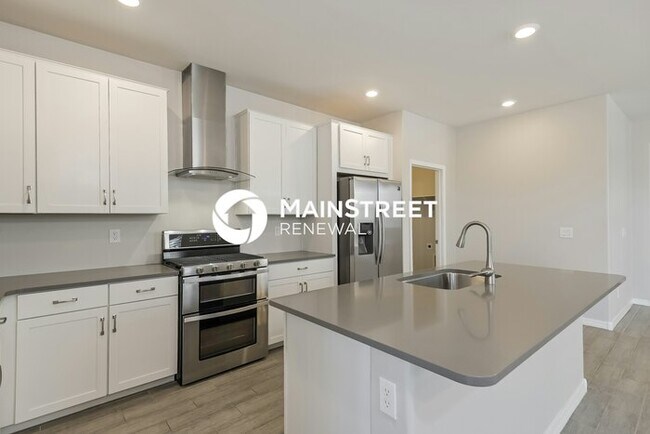 Building Photo - 3 Bedroom Pet-Friendly Home in Tucson, AZ with Main Street Renewal