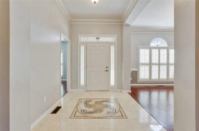 Foto del edificio - 2468 Gablewood Dr NE