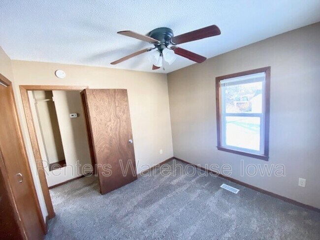 Foto del edificio - 3330 52nd St