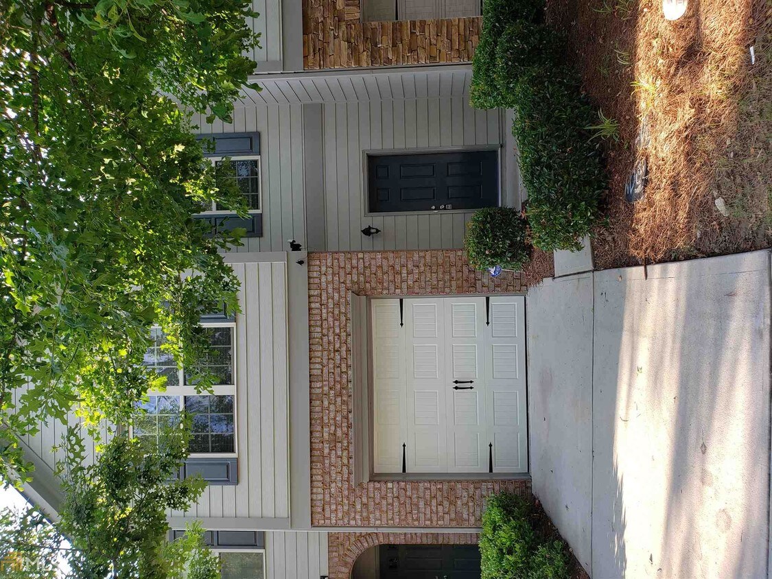 Primary Photo - 504 Jefferson Chase Cir
