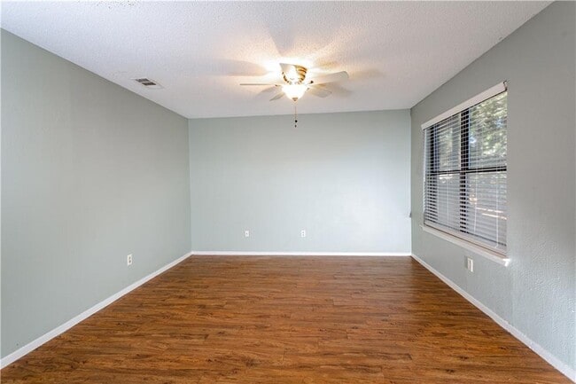 Foto del edificio - 11519 Pecan Creek Pkwy