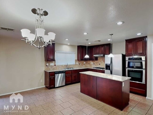 Foto del edificio - 7181 Indian Gap Ave