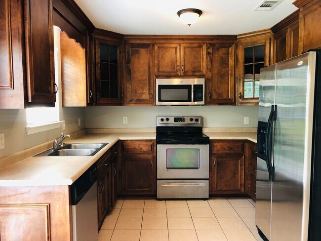 Foto del edificio - Spacious & Modern Ray City Retreat with Large Lot & Privacy!