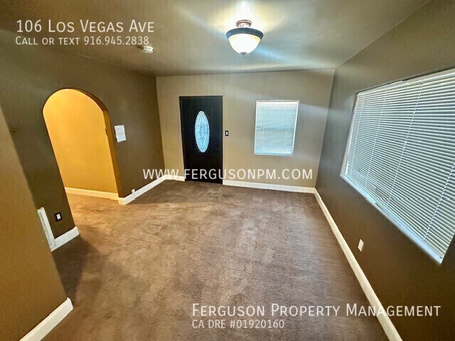 Foto del edificio - 106 Los Vegas Ave