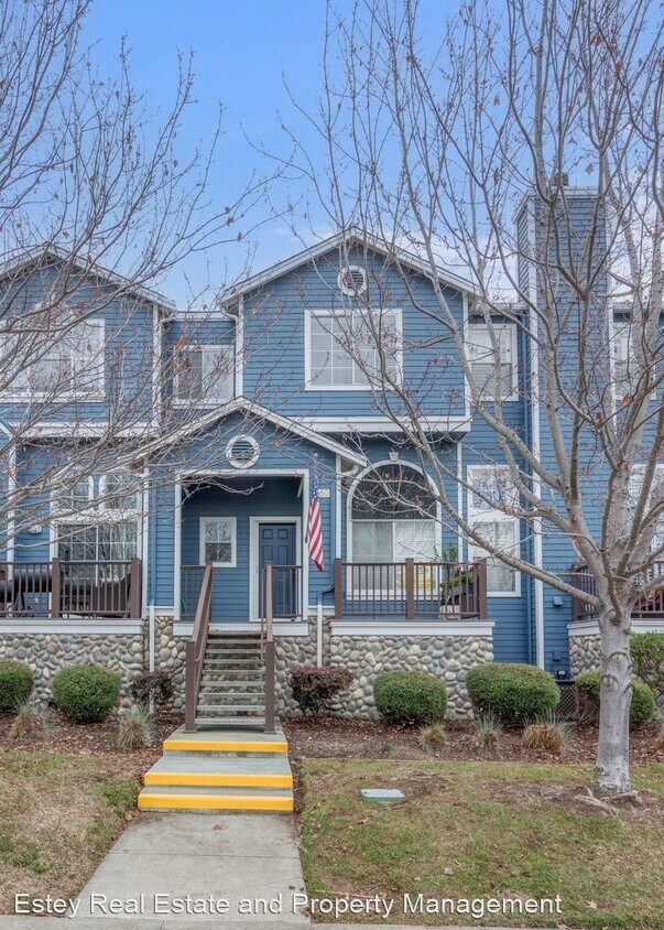 Primary Photo - 3 br, 2.5 bath House - 460 East 2nd Street