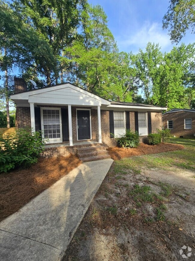 Building Photo - 1106 Sherwood Dr