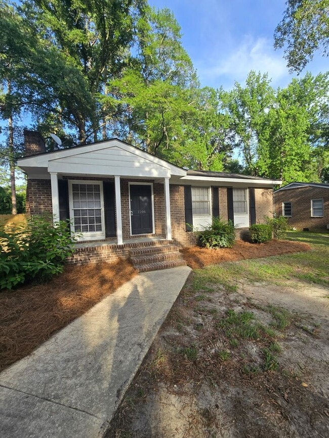 Building Photo - 1106 Sherwood Dr