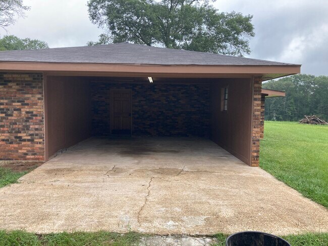 Building Photo - 1213 Jim Walls Ln